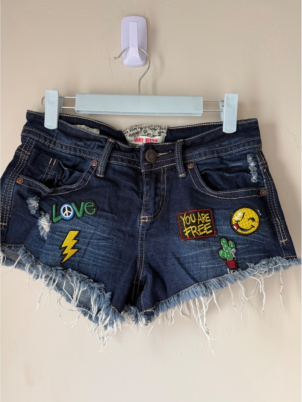 Y2K Vintage Hot Kiss Denim Shorts – Women’s Size 3